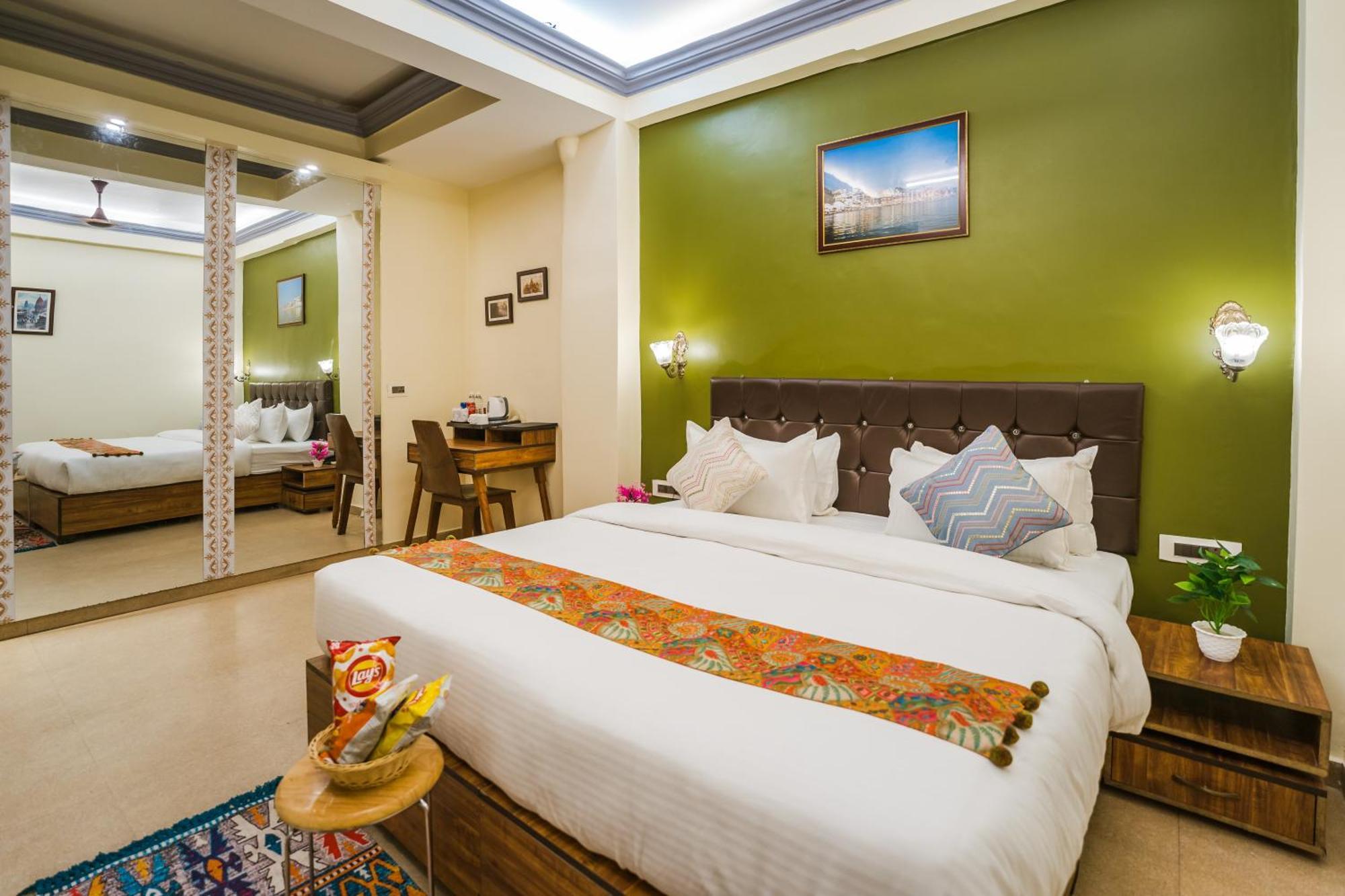 Tripli Hotels Silver Shine พาราณสี ภายนอก รูปภาพ