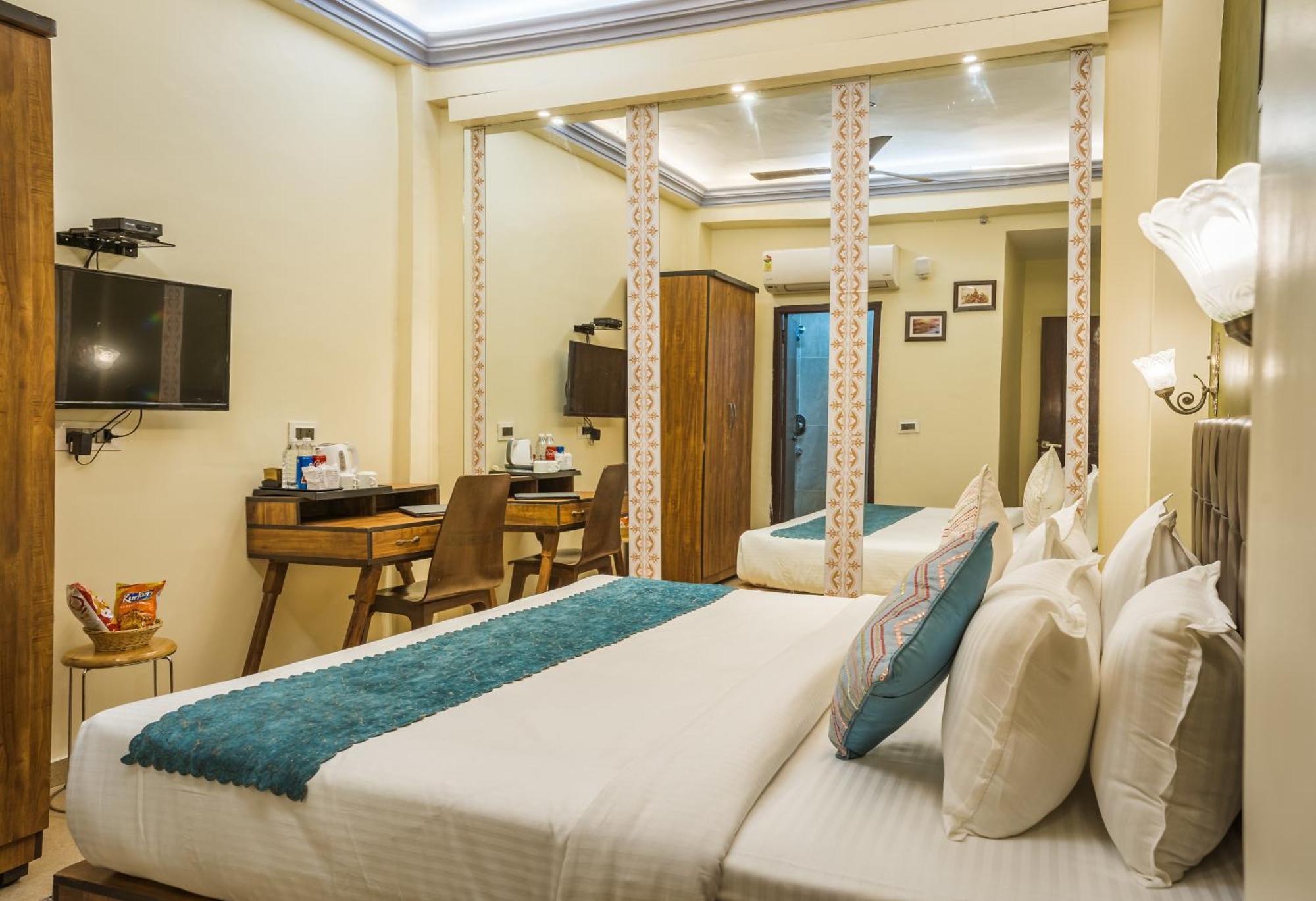 Tripli Hotels Silver Shine พาราณสี ภายนอก รูปภาพ