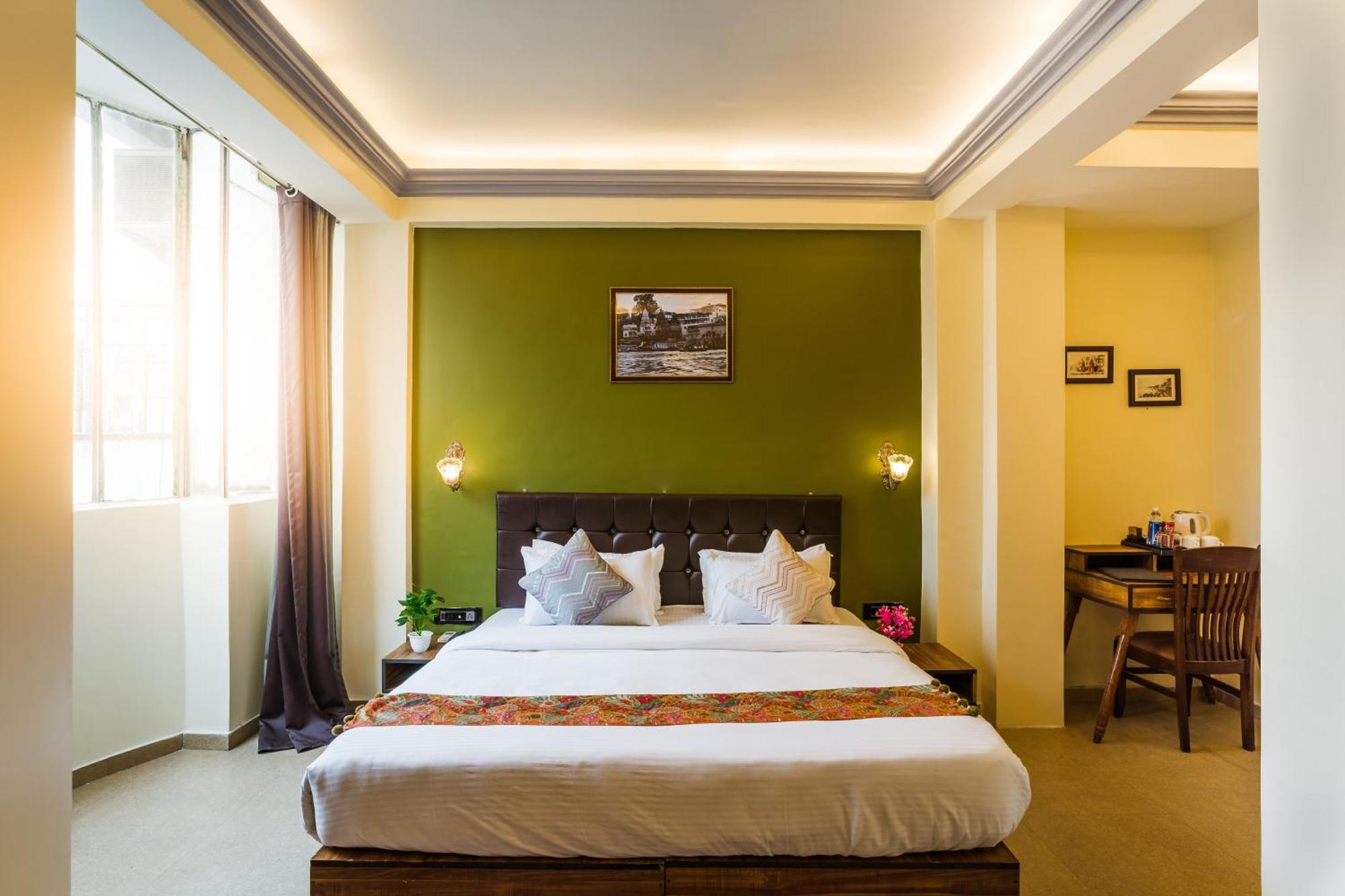 Tripli Hotels Silver Shine พาราณสี ภายนอก รูปภาพ