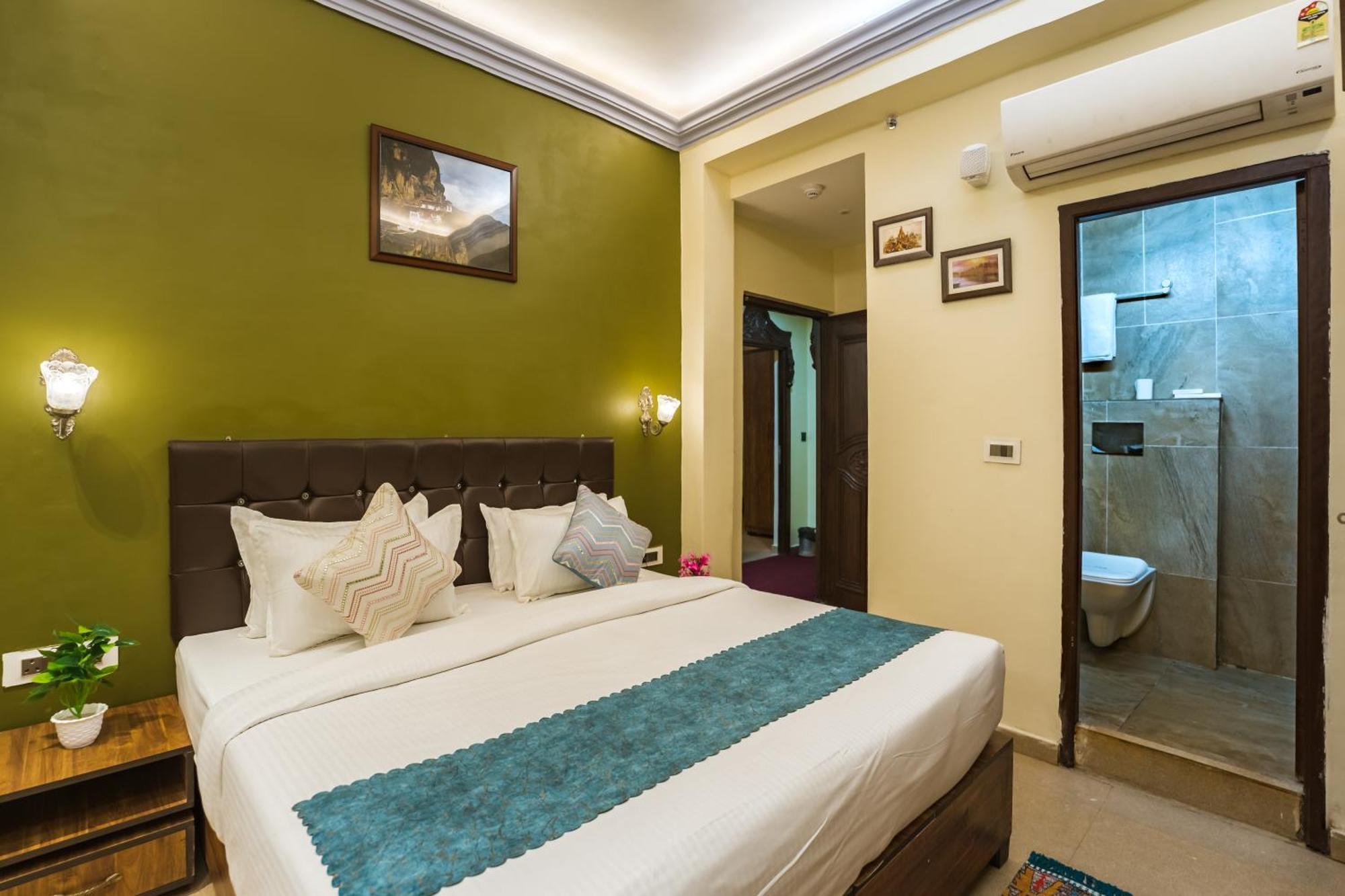 Tripli Hotels Silver Shine พาราณสี ภายนอก รูปภาพ