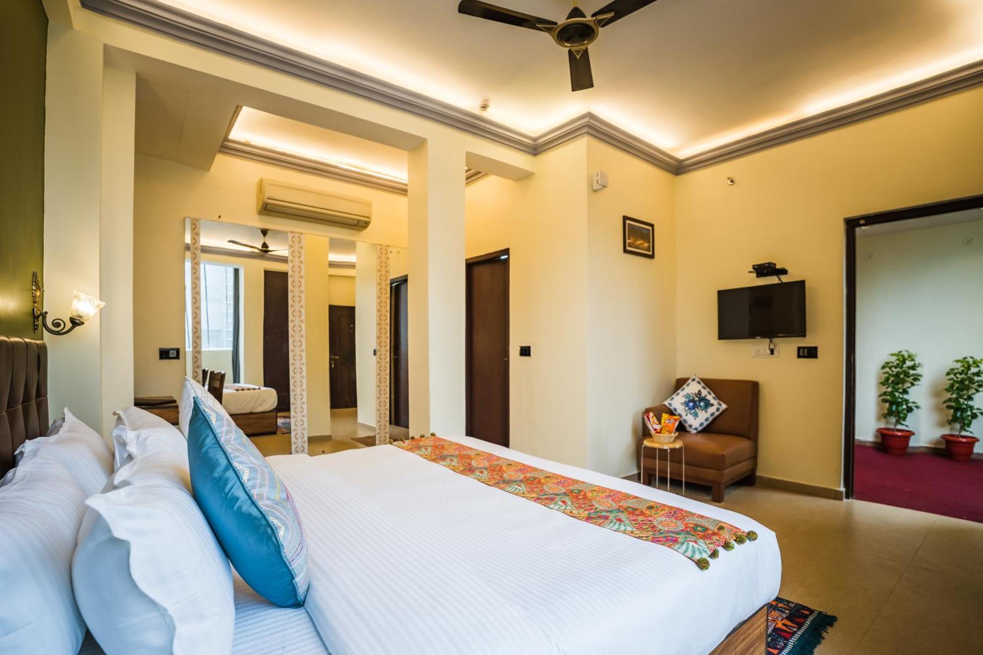 Tripli Hotels Silver Shine พาราณสี ภายนอก รูปภาพ