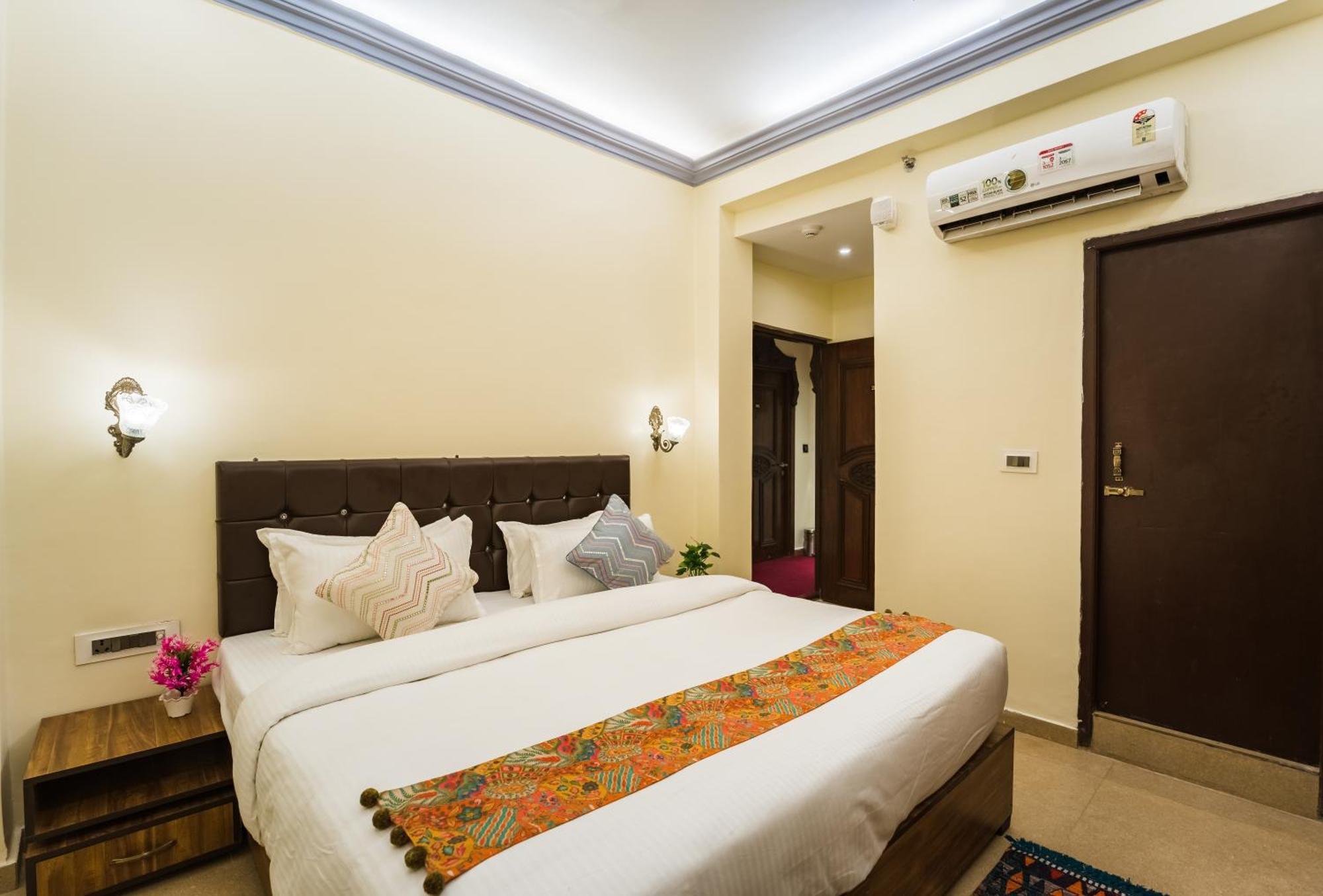 Tripli Hotels Silver Shine พาราณสี ภายนอก รูปภาพ