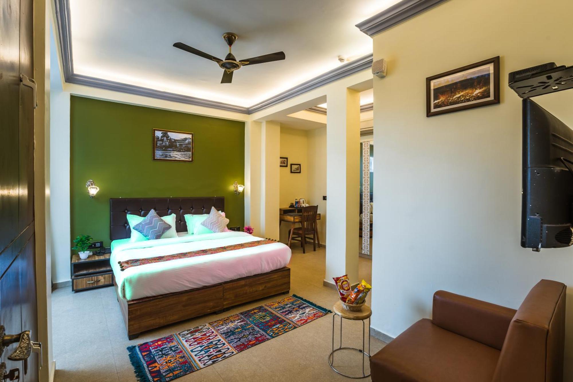 Tripli Hotels Silver Shine พาราณสี ภายนอก รูปภาพ