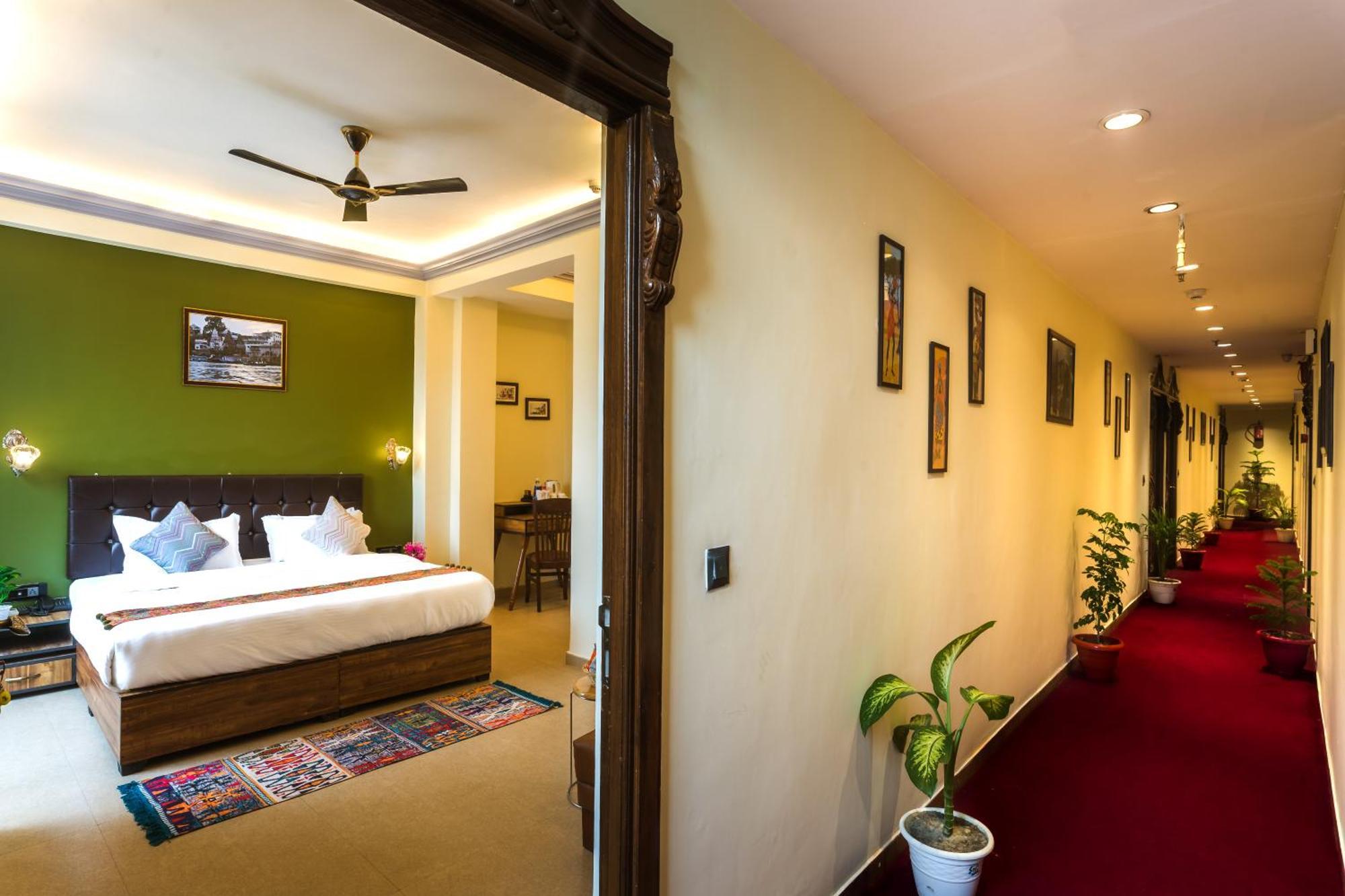 Tripli Hotels Silver Shine พาราณสี ภายนอก รูปภาพ