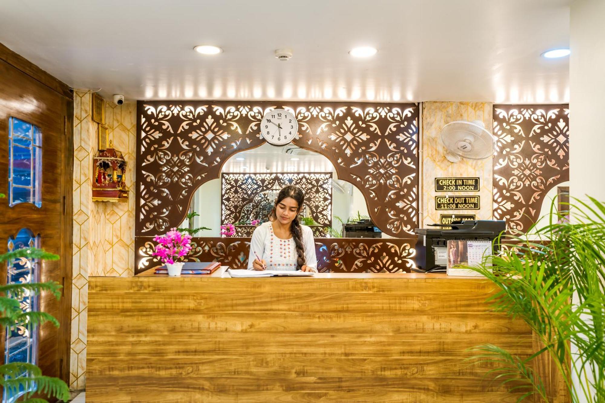 Tripli Hotels Silver Shine พาราณสี ภายนอก รูปภาพ