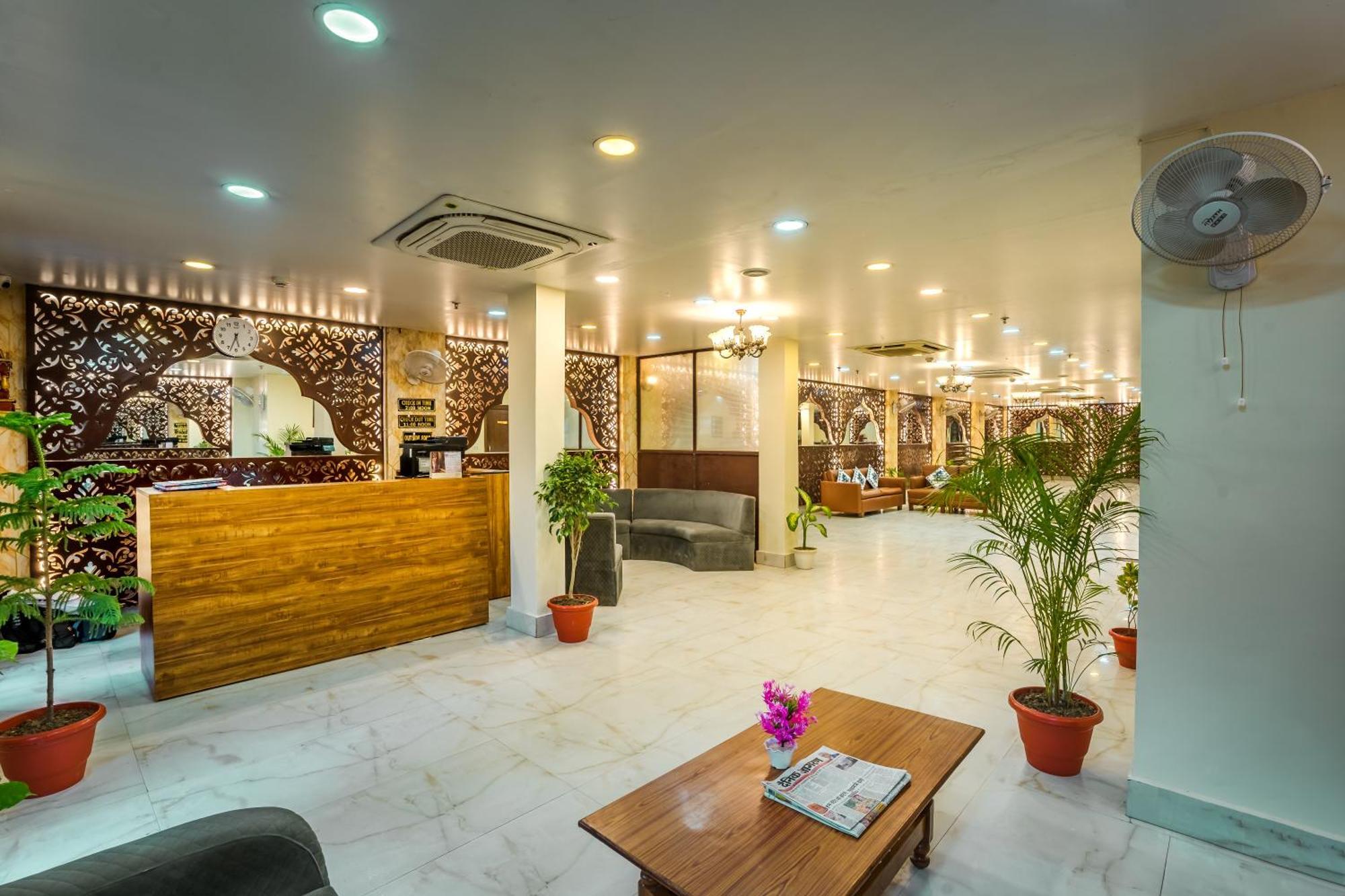 Tripli Hotels Silver Shine พาราณสี ภายนอก รูปภาพ