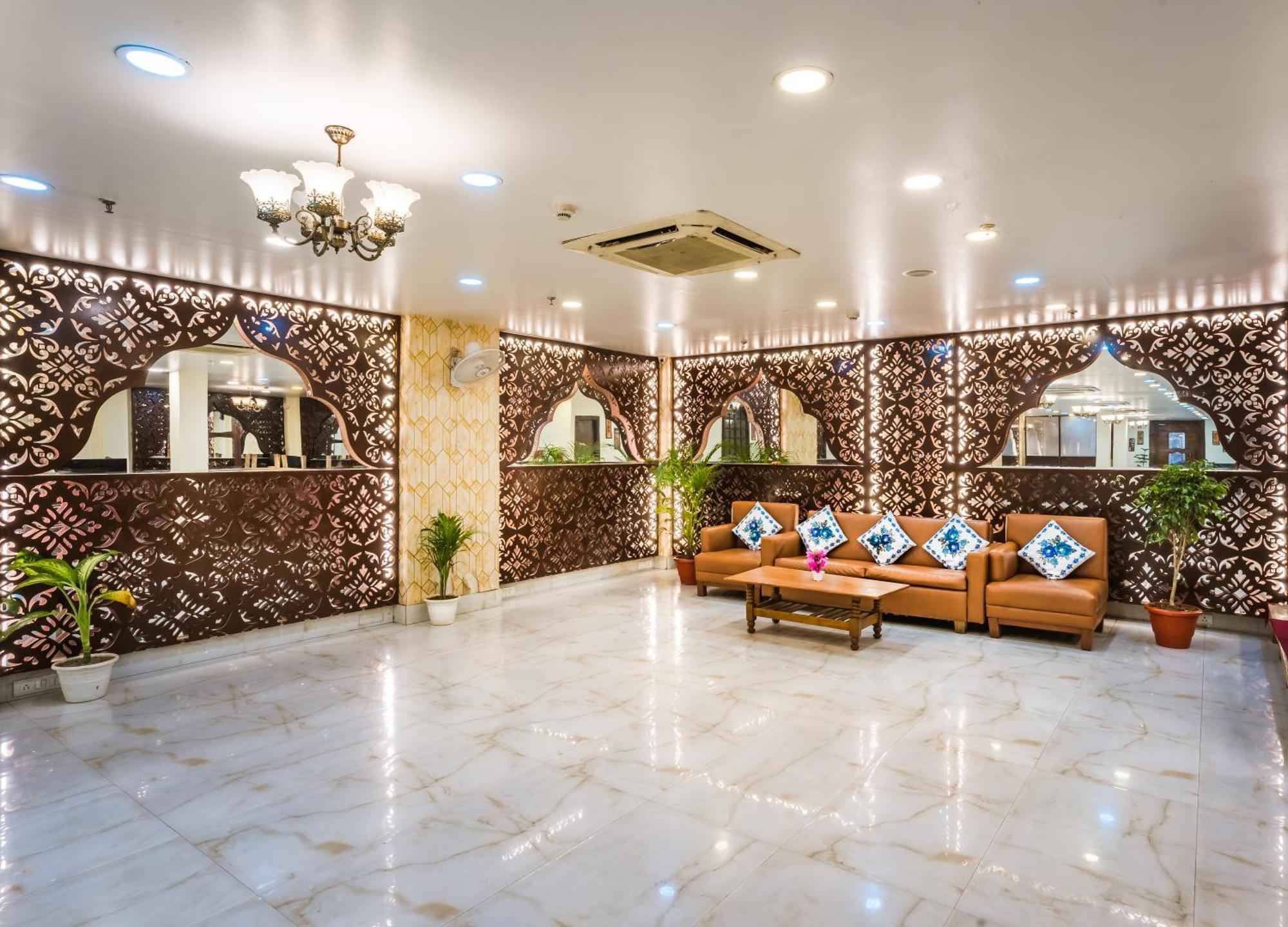 Tripli Hotels Silver Shine พาราณสี ภายนอก รูปภาพ